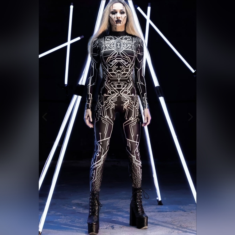 Cyberpunk, robot, circuit board Halloween costume - Medium